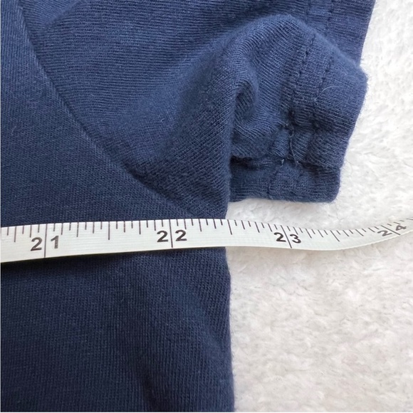 Hollister - Men’s crewneck T - Navy Blue Christmas T - ‘Twas Lit - Picture 3 of 7